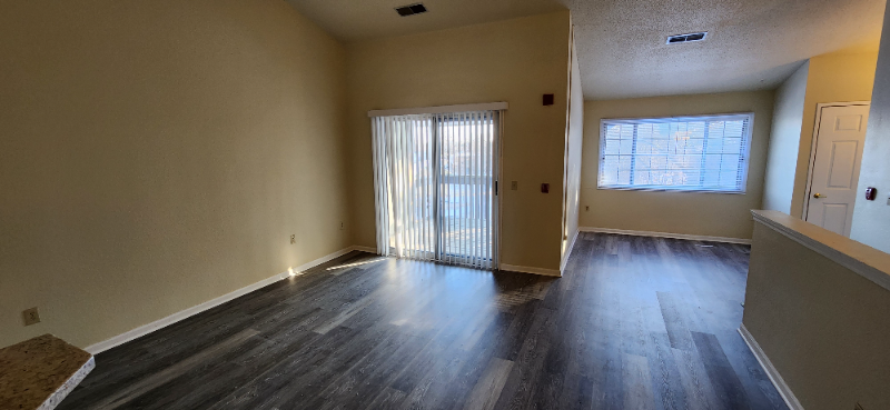 10085 W Lisbon Ave - Photo 3 of 18