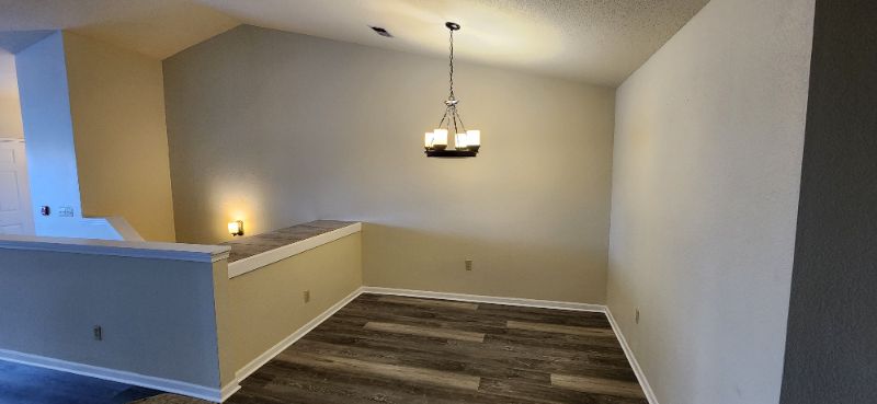 10085 W Lisbon Ave - Photo 4 of 18