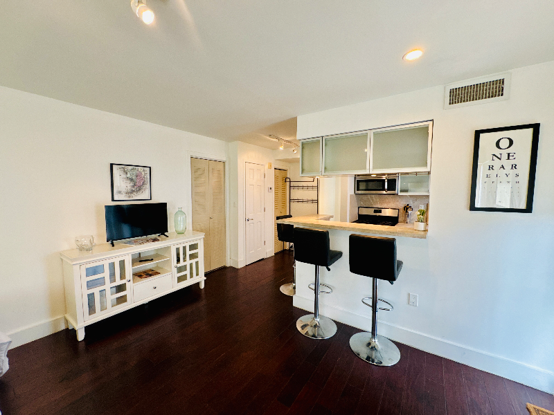 741 6th St #102W - Photo 3 of 17