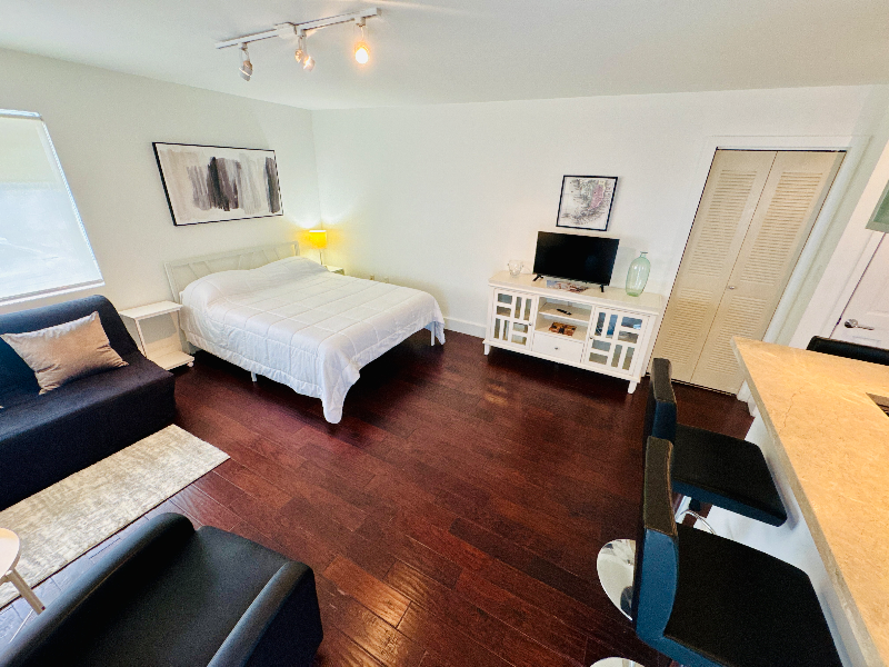 741 6th St #102W - Photo 7 of 17