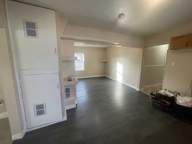 319 W 14th St - Photo 4 of 13