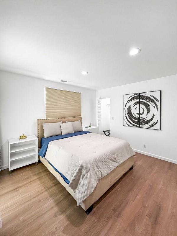 1521 W 37th Pl - Photo 5 of 39