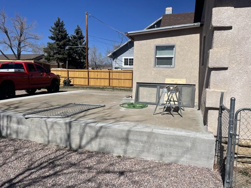 353 N Raynolds Ave - Photo 3 of 9