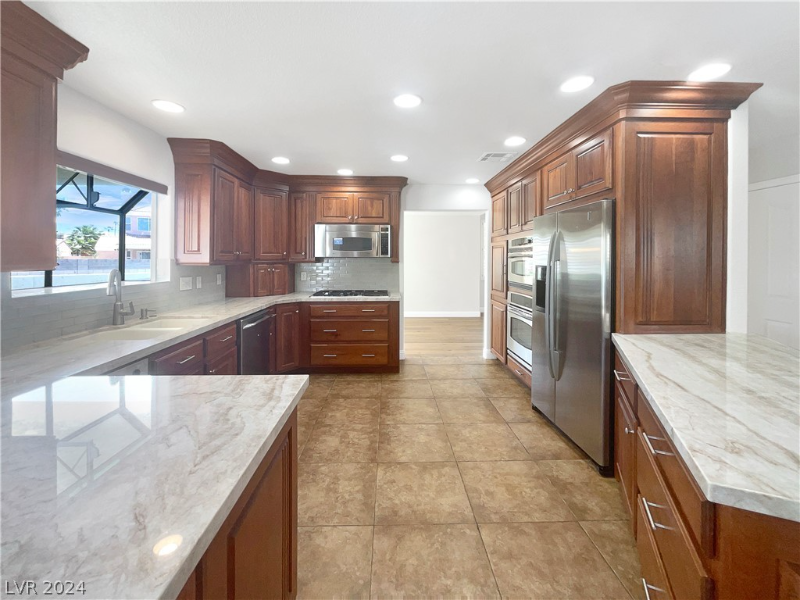 40 Caddy Cir - Photo 2 of 6