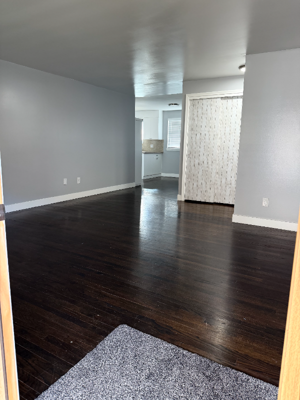 931 Maxfield Dr - Photo 2 of 18