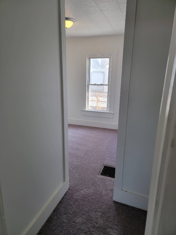913 Estreet - Photo 2 of 12