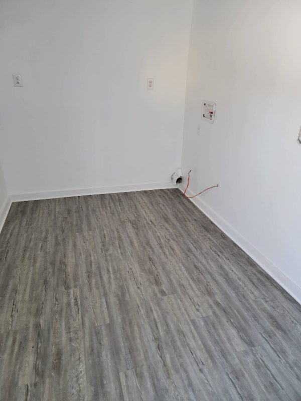 913 Estreet - Photo 3 of 12