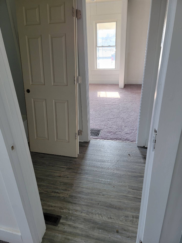 913 Estreet - Photo 5 of 12