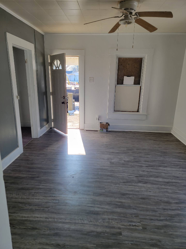 913 Estreet - Photo 6 of 12