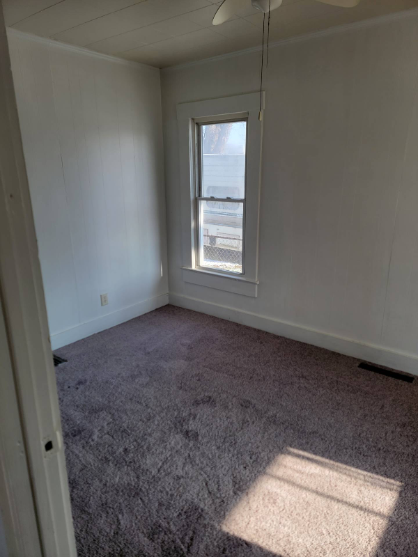 913 Estreet - Photo 7 of 12