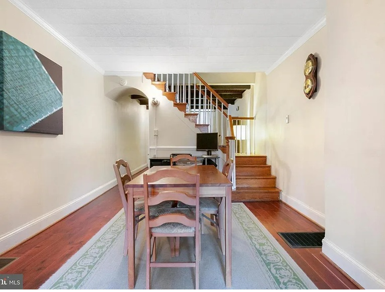 107 N Port St - Photo 2 of 7