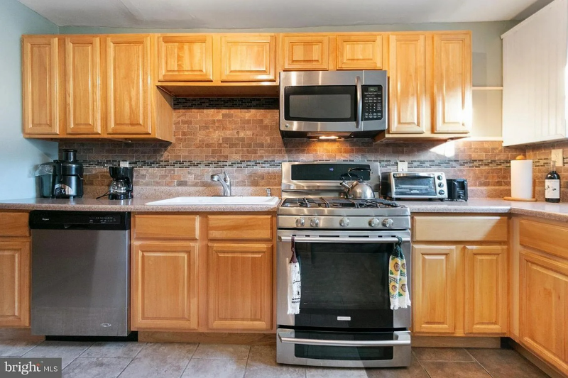 107 N Port St - Photo 3 of 7