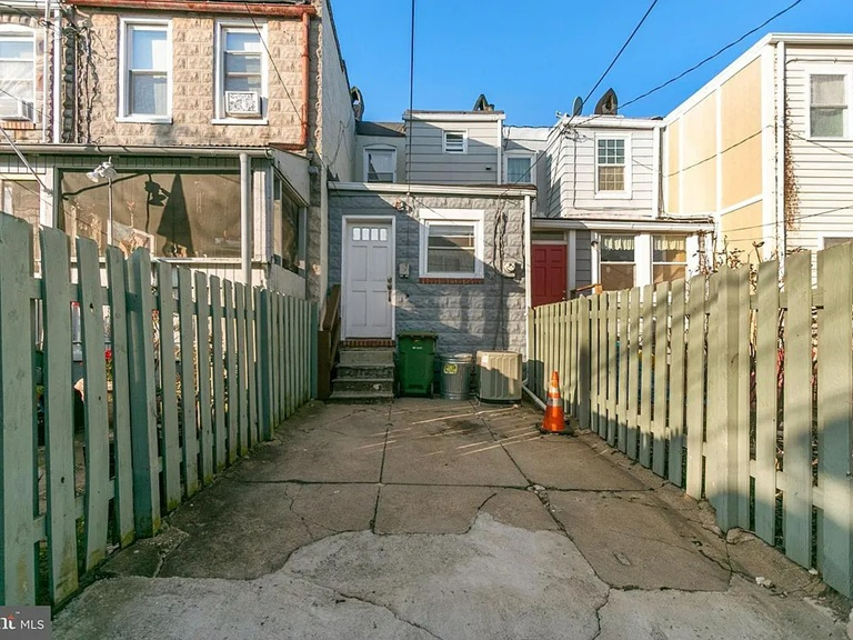 107 N Port St - Photo 7 of 7