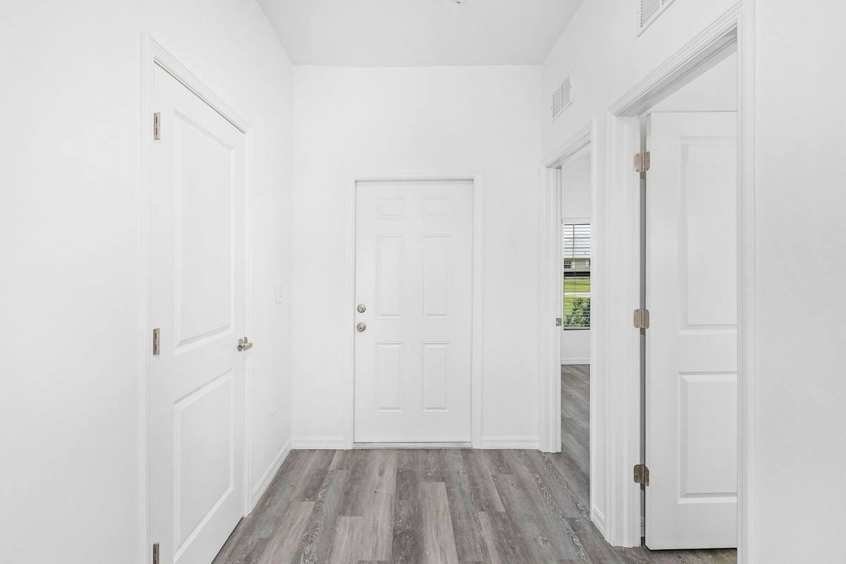 1156 Melville Rd - Photo 2 of 10