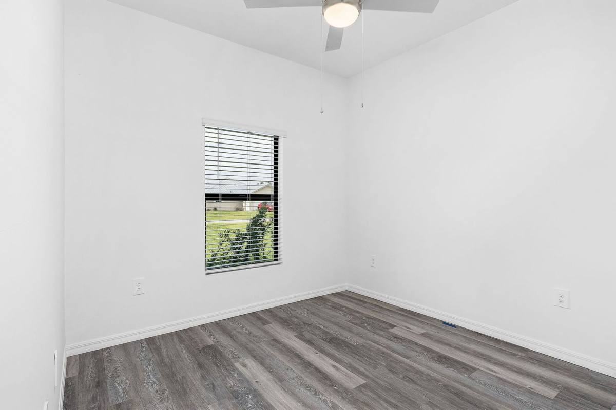 1156 Melville Rd - Photo 3 of 10