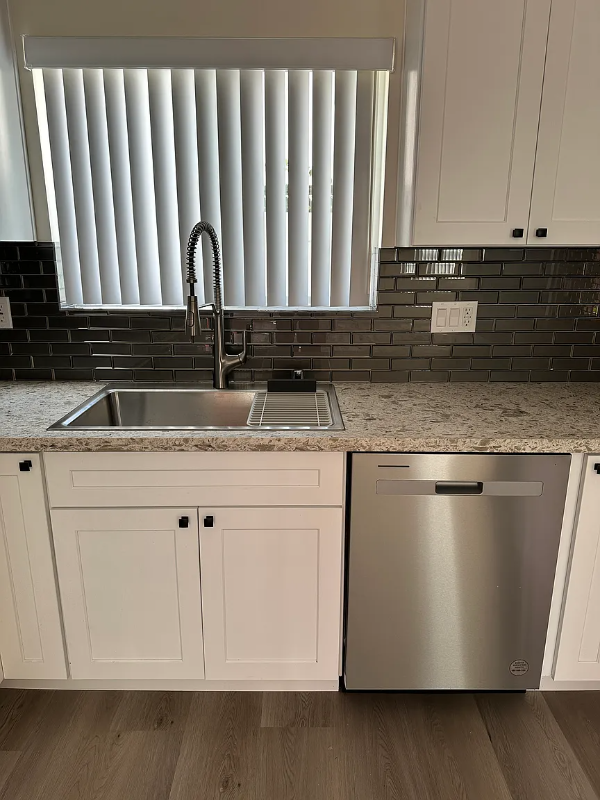 3556 Butler Ave - Photo 6 of 20