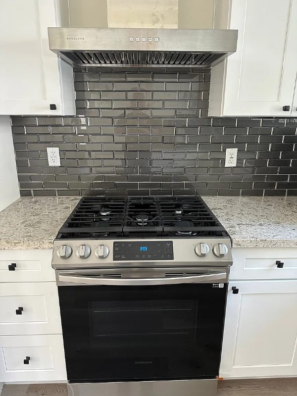 3556 Butler Ave - Photo 7 of 20