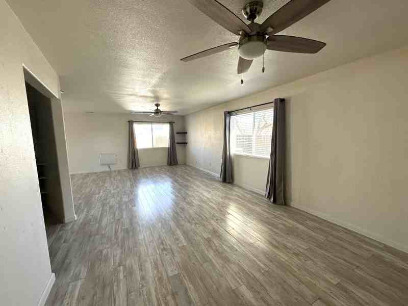 143 E Richards St - Photo 2 of 8