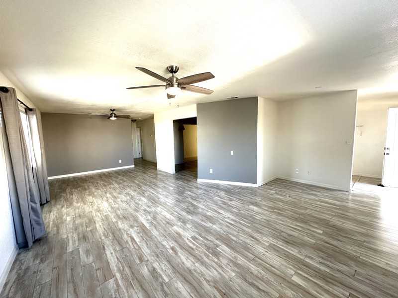 143 E Richards St - Photo 3 of 8