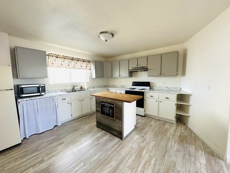 143 E Richards St - Photo 4 of 8