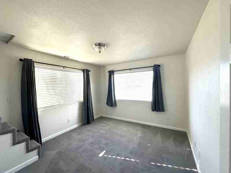 143 E Richards St - Photo 7 of 8