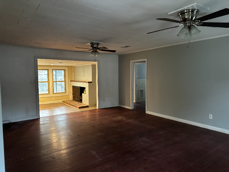 1401 Springdale St - Photo 3 of 16