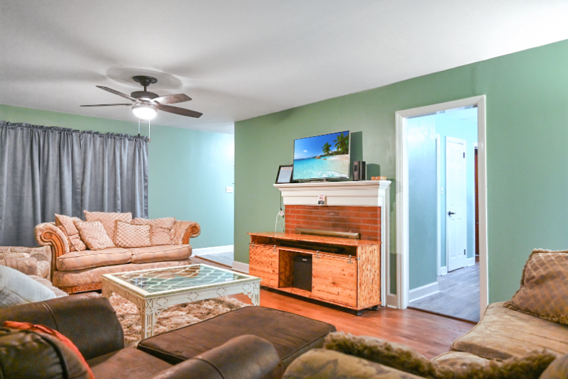 916 Bern St - Photo 6 of 17