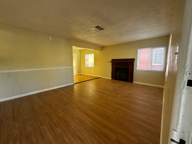 1571 Sheridan Rd - Photo 3 of 12