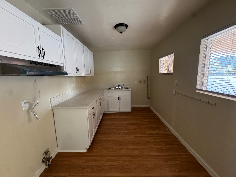 1571 Sheridan Rd - Photo 5 of 12