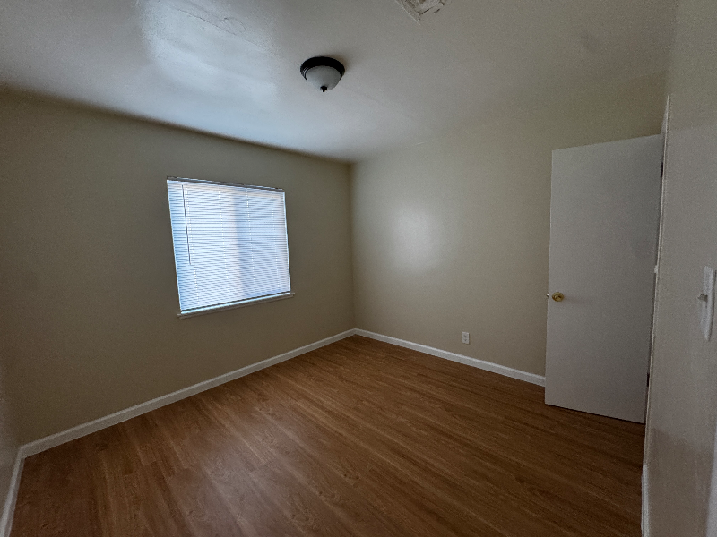 1571 Sheridan Rd - Photo 6 of 12