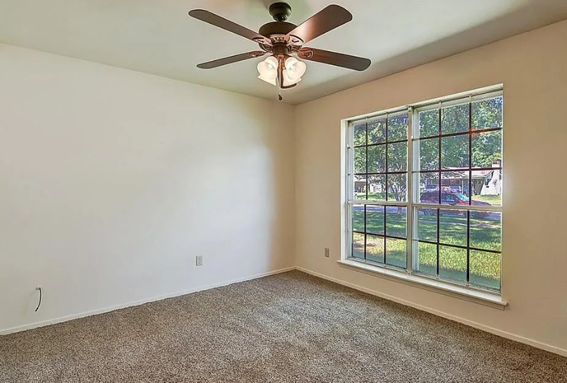 1517 Fox St - Photo 5 of 8