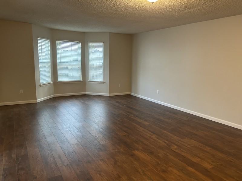 149 Tulip Ln - Photo 4 of 19