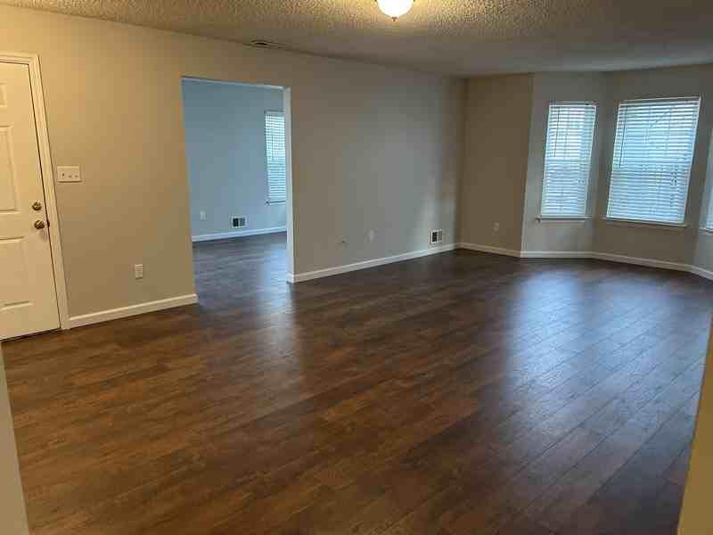 149 Tulip Ln - Photo 5 of 19