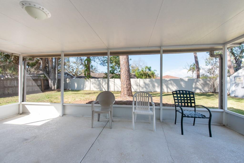 6818 Robinswood Ln - Photo 5 of 14