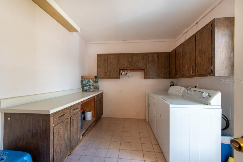 6818 Robinswood Ln - Photo 6 of 14