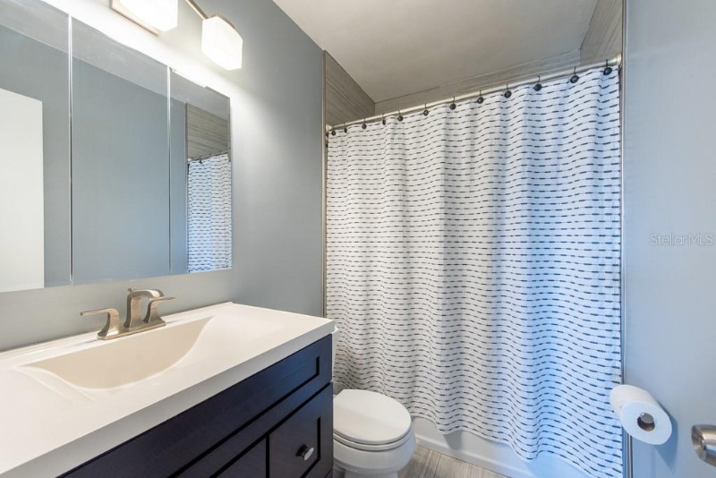 6818 Robinswood Ln - Photo 7 of 14