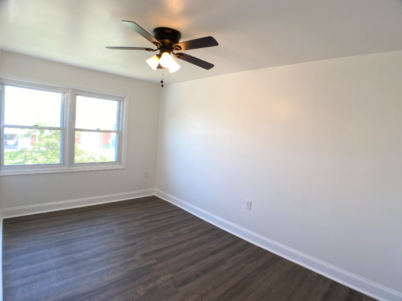 2038 Kelmore Rd - Photo 3 of 13