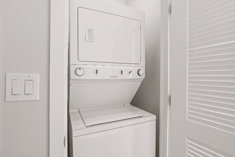 710 W Adams St - Photo 6 of 14