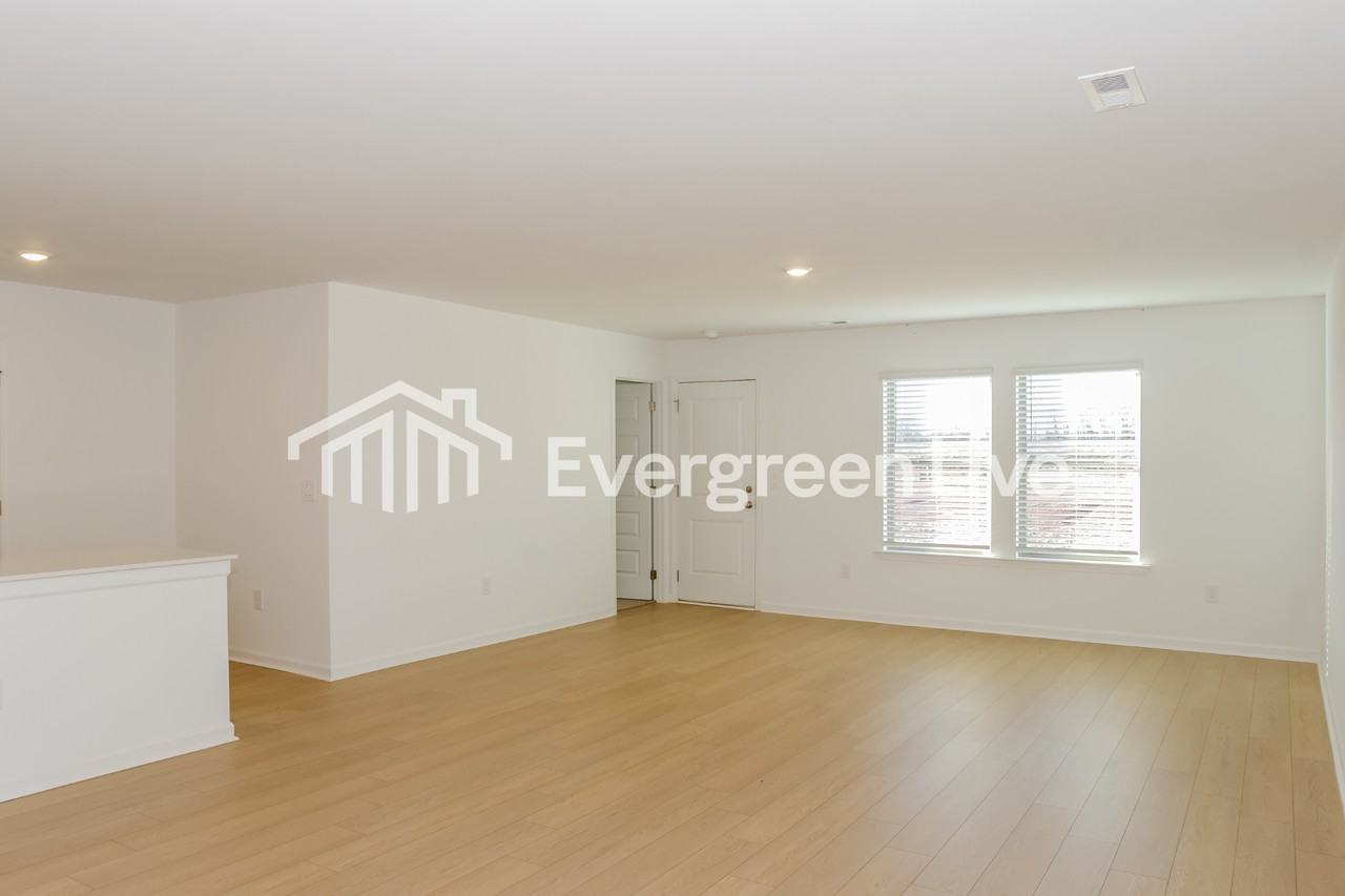 178 Labrador Ln - Photo 4 of 16