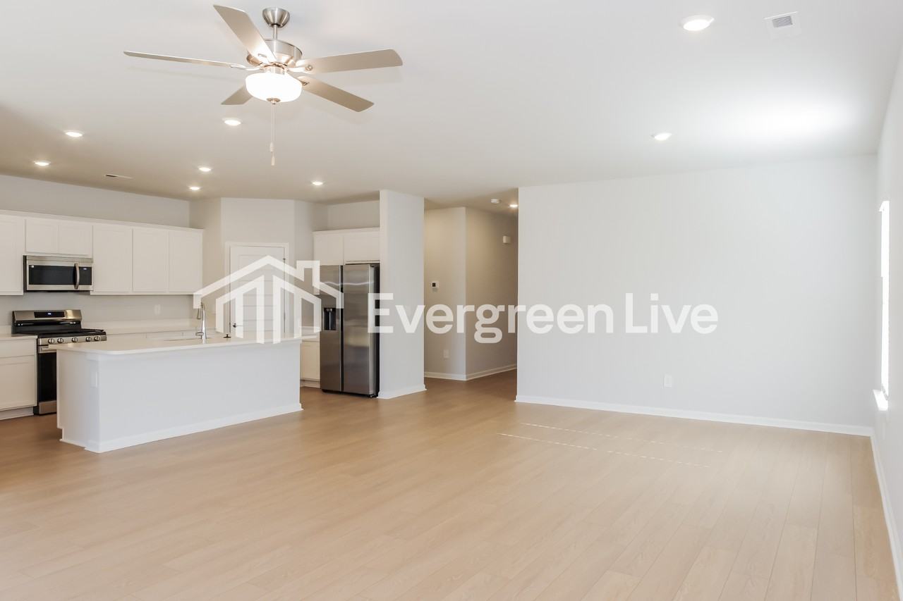 14761 Mountain Stream Dr - Photo 2 of 15