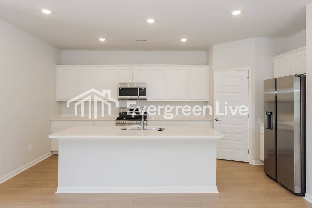 14761 Mountain Stream Dr - Photo 4 of 15