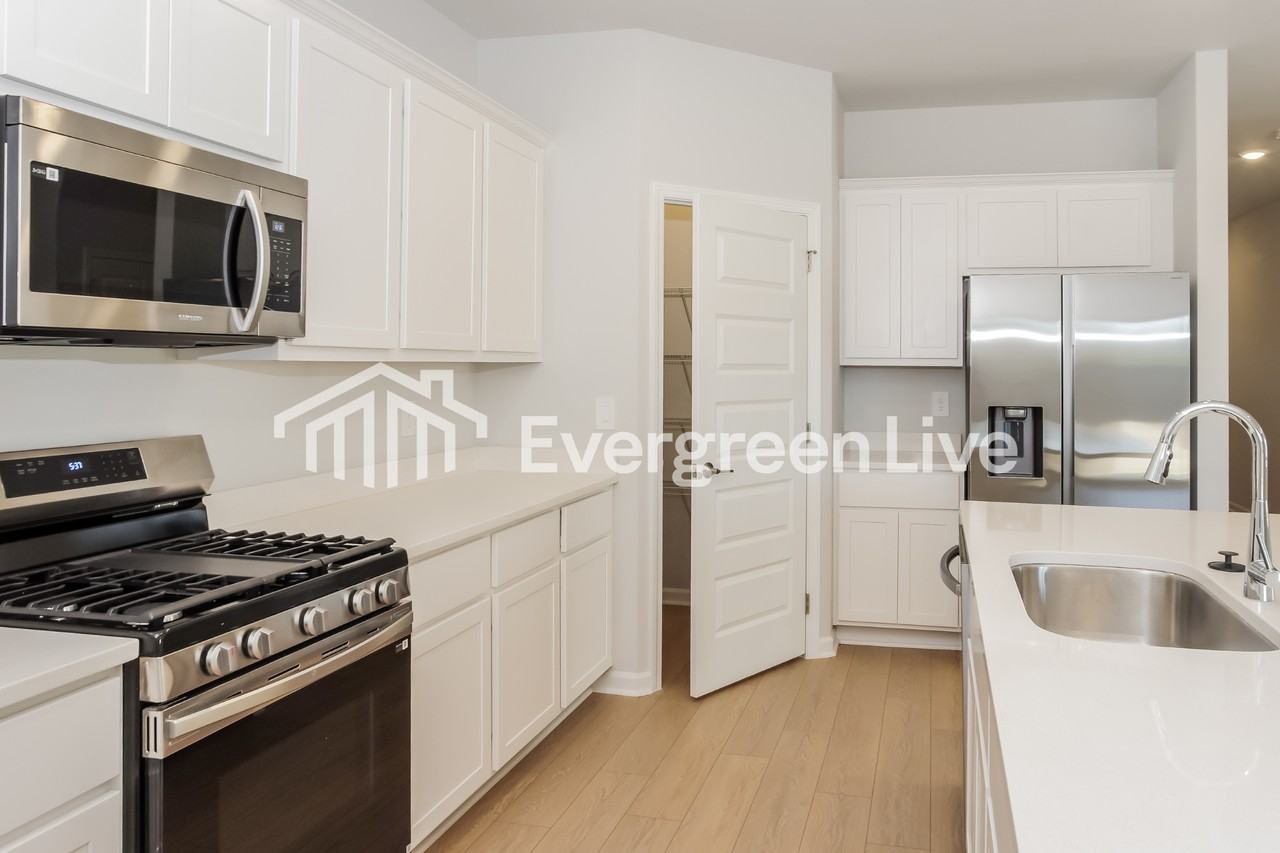 14761 Mountain Stream Dr - Photo 6 of 15