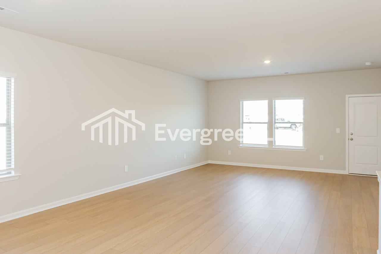 17727 Denham Cir - Photo 2 of 15