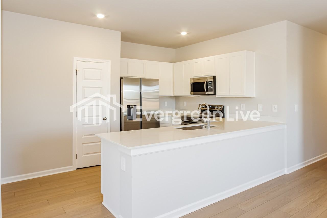 17727 Denham Cir - Photo 5 of 15