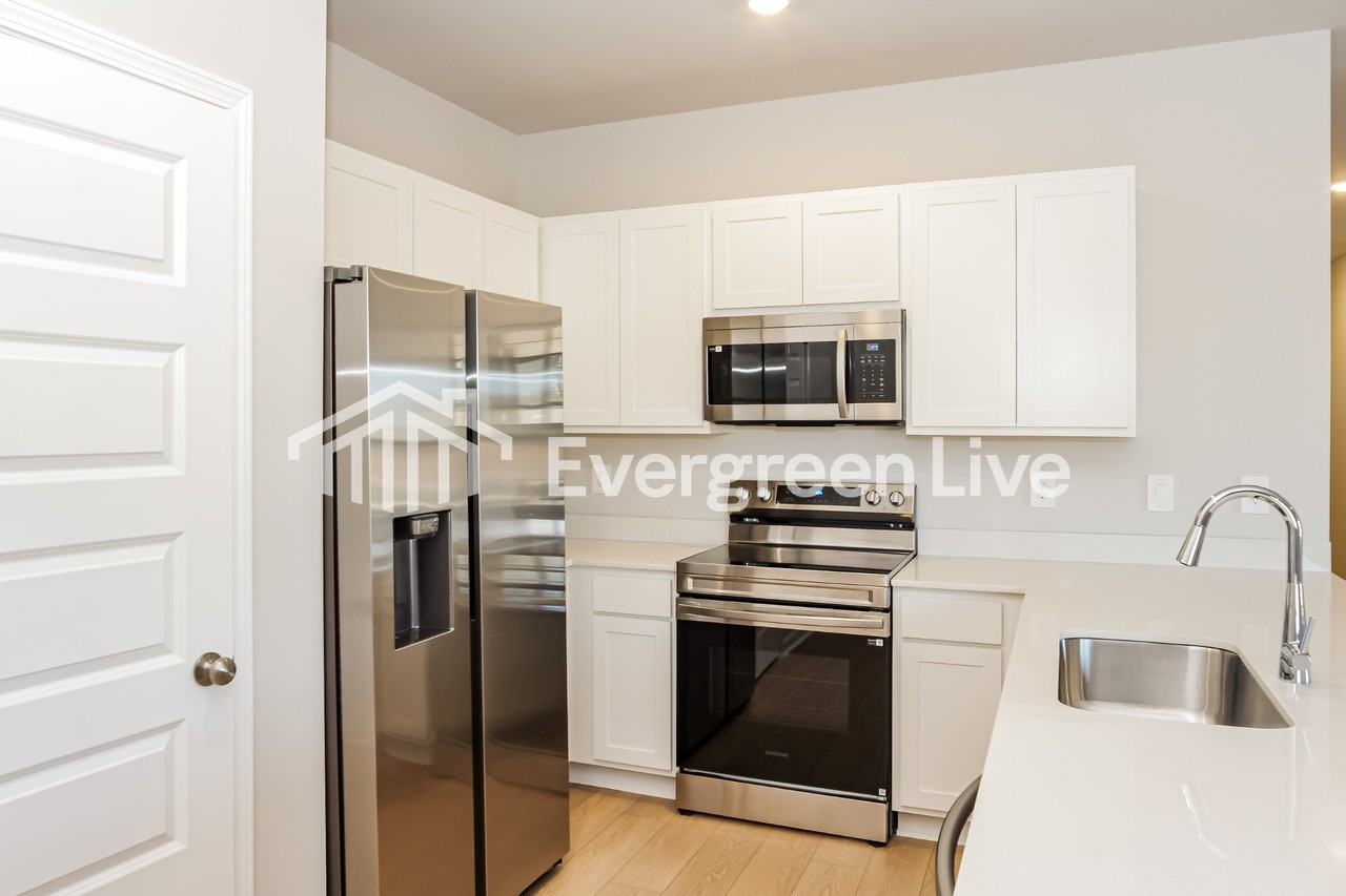 17727 Denham Cir - Photo 7 of 15