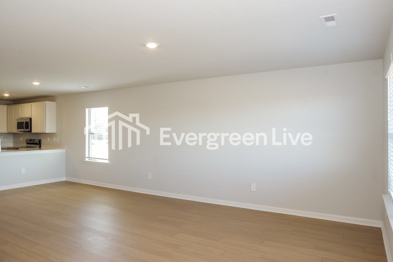 17773 Tipper Ln - Photo 3 of 15