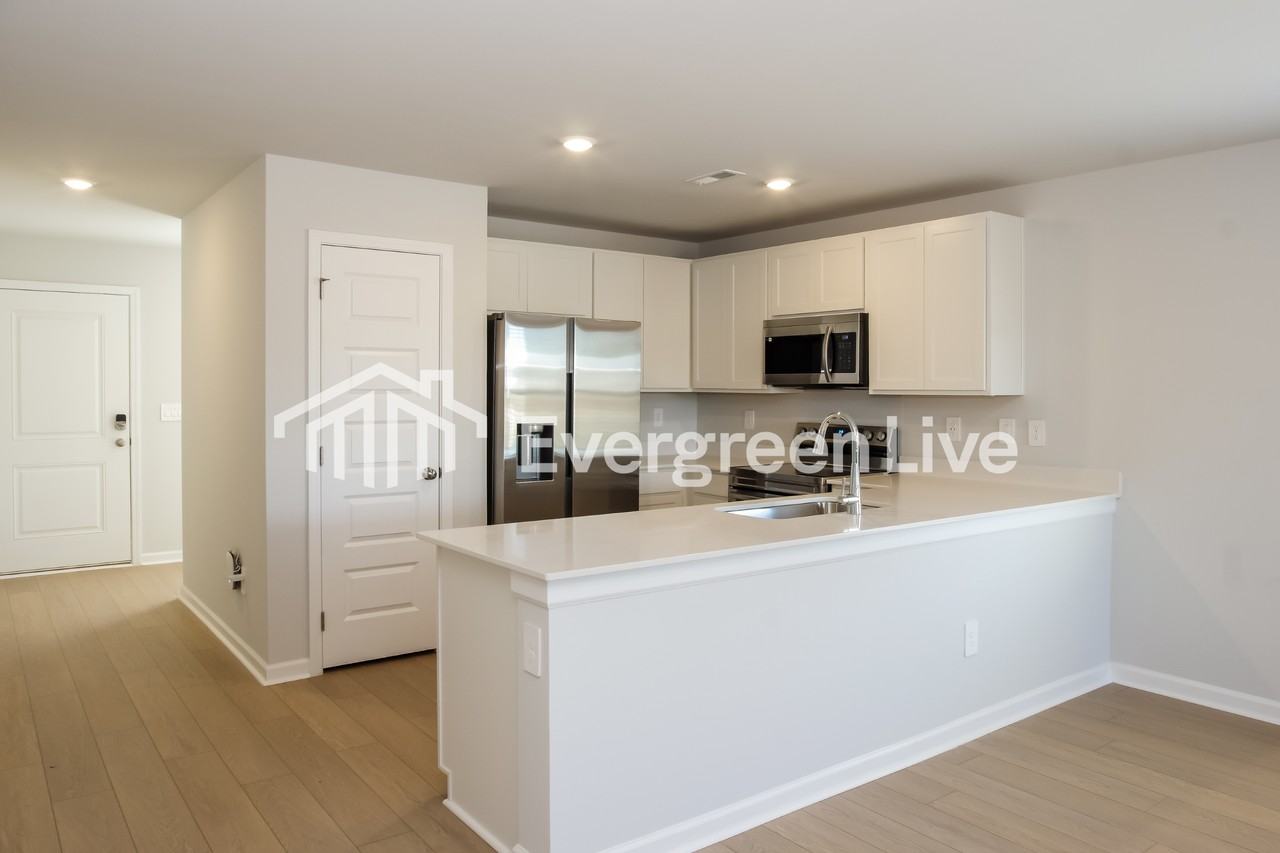 17773 Tipper Ln - Photo 5 of 15