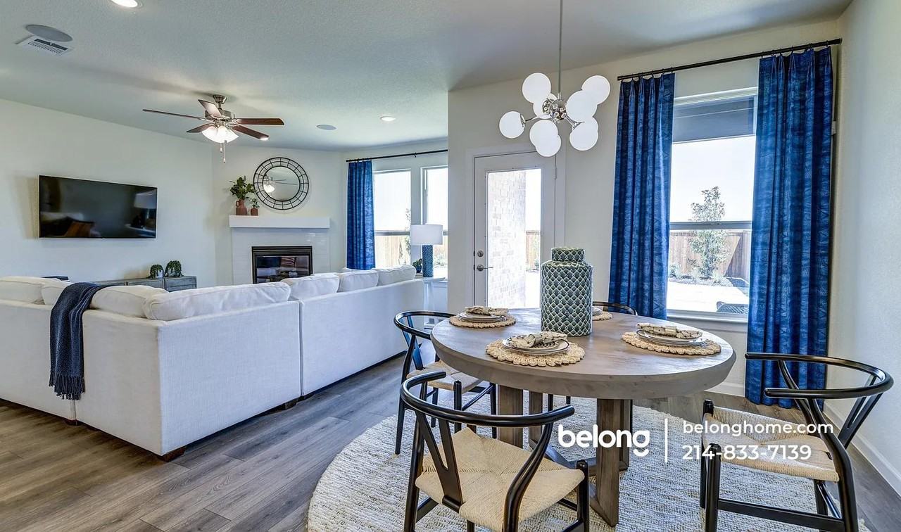 422 Hazeltine Rd - Photo 4 of 23