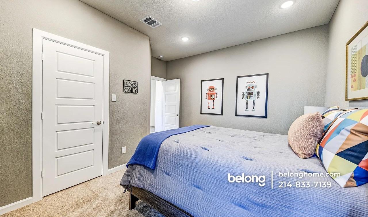 422 Hazeltine Rd - Photo 6 of 23