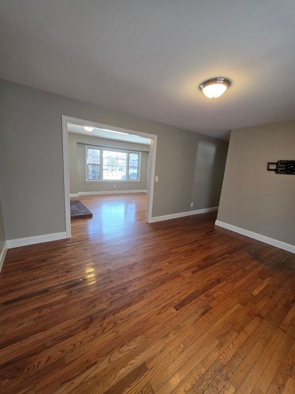 338 Diamond Rd - Photo 5 of 37